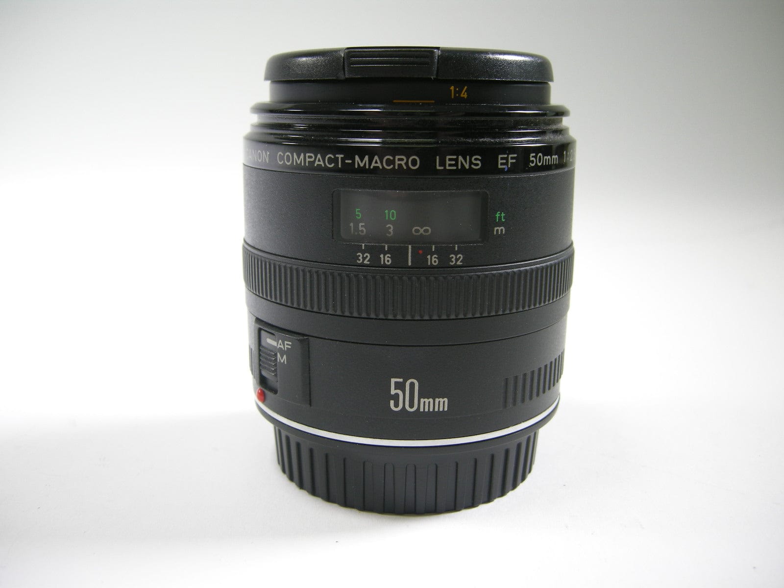 Canon EF 50mm f2.5 Compact Macro lens