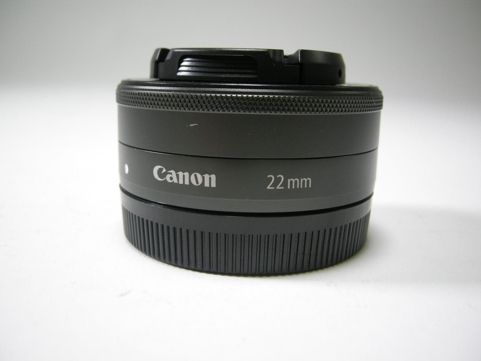 Canon EF-M 22mm F2 STM-