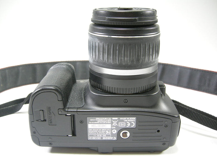 Canon EOS 30D 8.2mp Digital SLR w/EF-S 18-55 f3.5-5.6 II Digital Cameras - Digital SLR Cameras Canon 0420307024