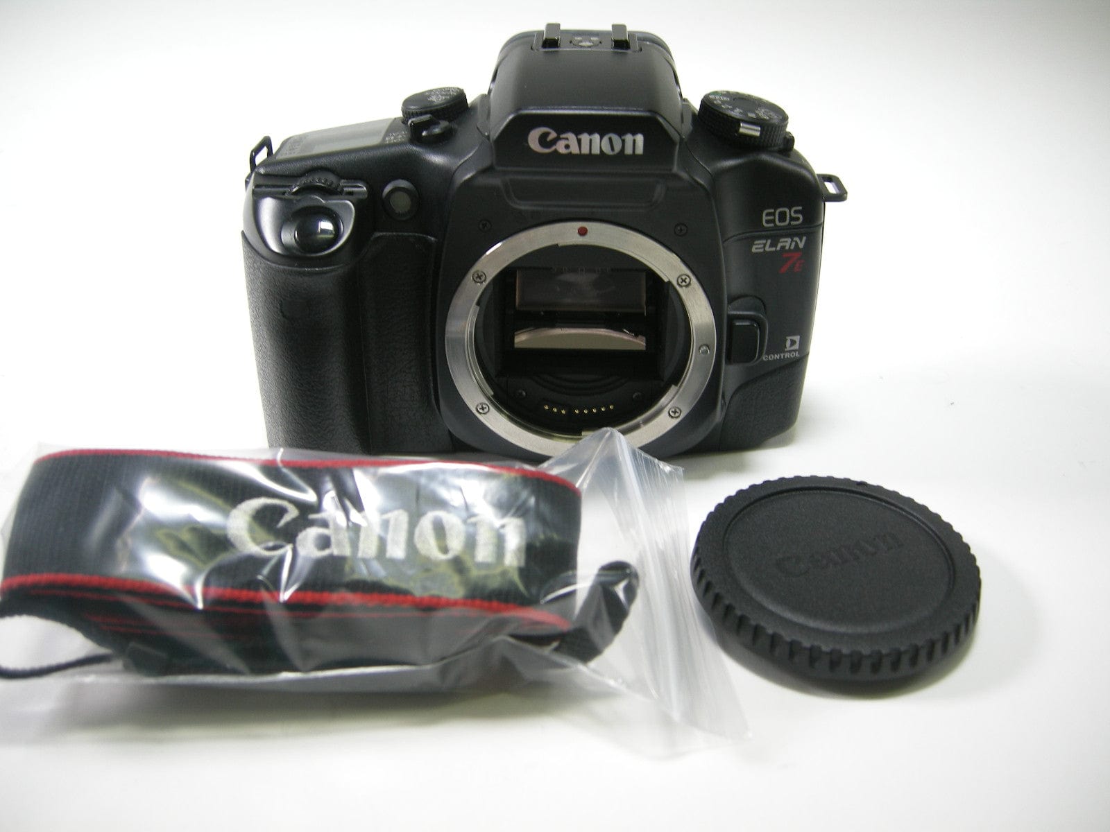 Canon EOS Elan 7e 35mm SLR Camera Body Only – Camera Exchange
