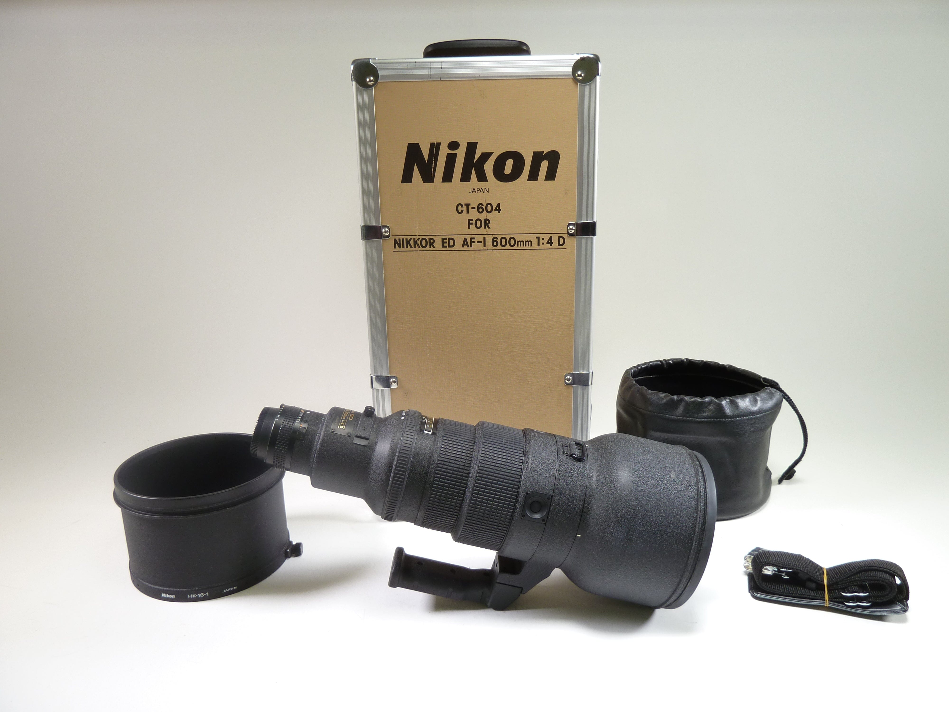 Nikon AF-I 600mm f/4 ED D with Hard Travel Case