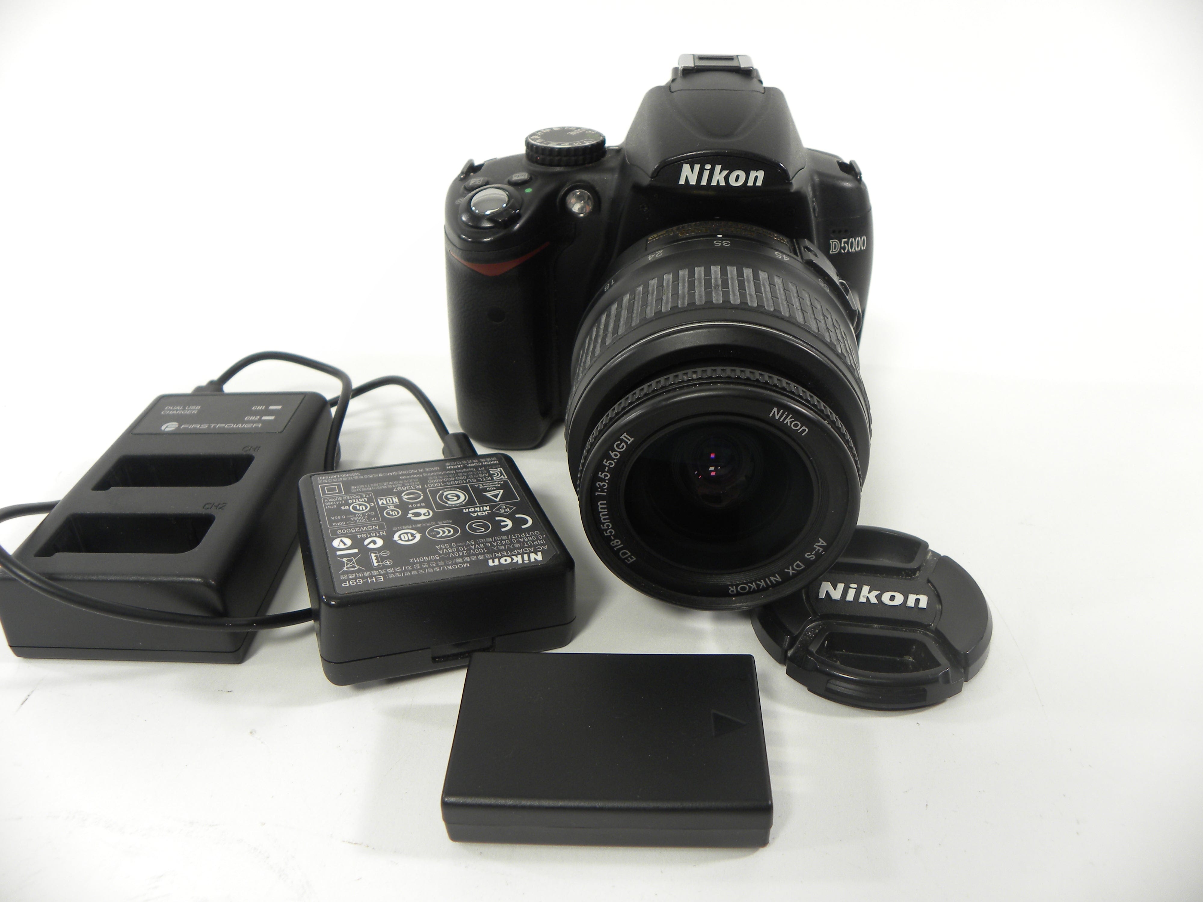 Nikon D5000 12.3mp Digital SLR w/AF-S Nikkor 18-55 II Shutter Ct 