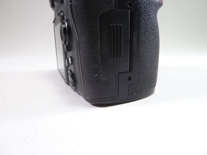 Nikon D850 Body Shutter Count 37216 Digital Cameras - Digital SLR Cameras Nikon 3018021