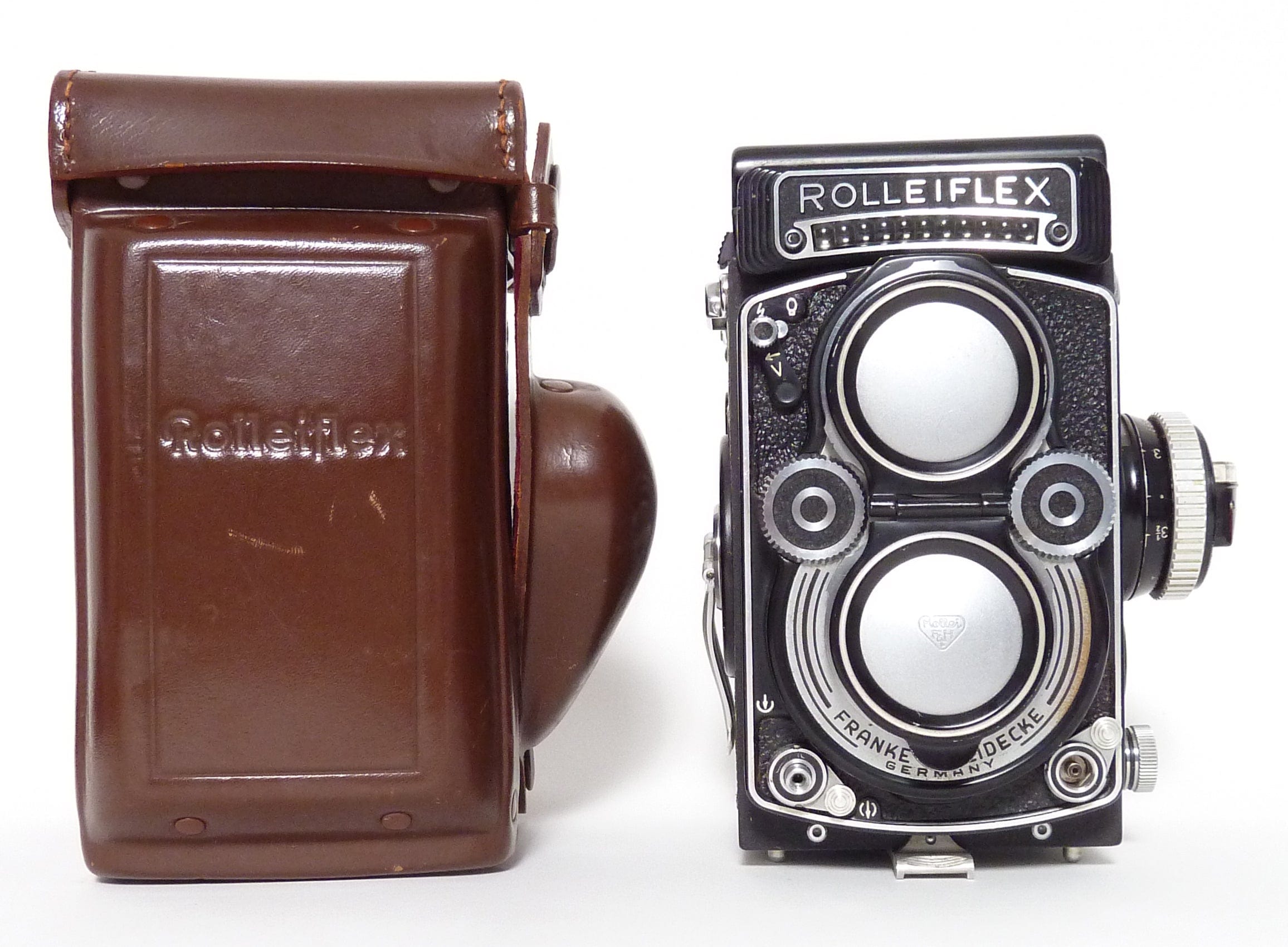 White-face Rolleiflex 3.5F with 12/24 switching (serviced) - De Wit Cameras White-face Rolleiflex 3.5F with 12/24 switching (serviced) - De Wit Cameras