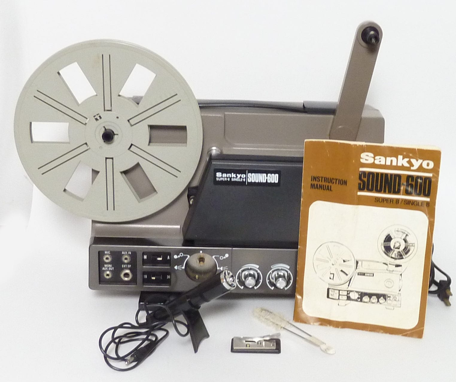 Sankyo Super 8/ Single 8 Magnetic Sound - 600 Projector – Camera