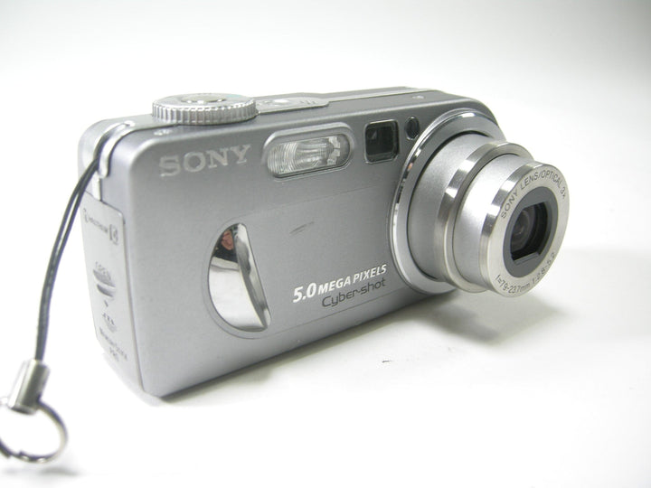 Sony Cyber Shot DSC-P10 5.0mp Digital Camera Digital Cameras - Digital Point and Shoot Cameras Sony 605145