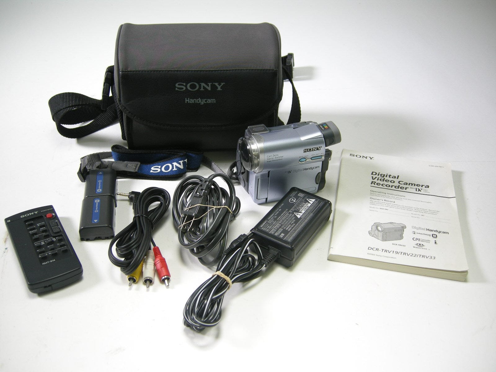 Sony DCR TRV22 MiniDV Digital Handycam Camcorder Camera Exchange sony-dcr-trv22-minidv-digital-handycam-camcorder-camera-exchange
