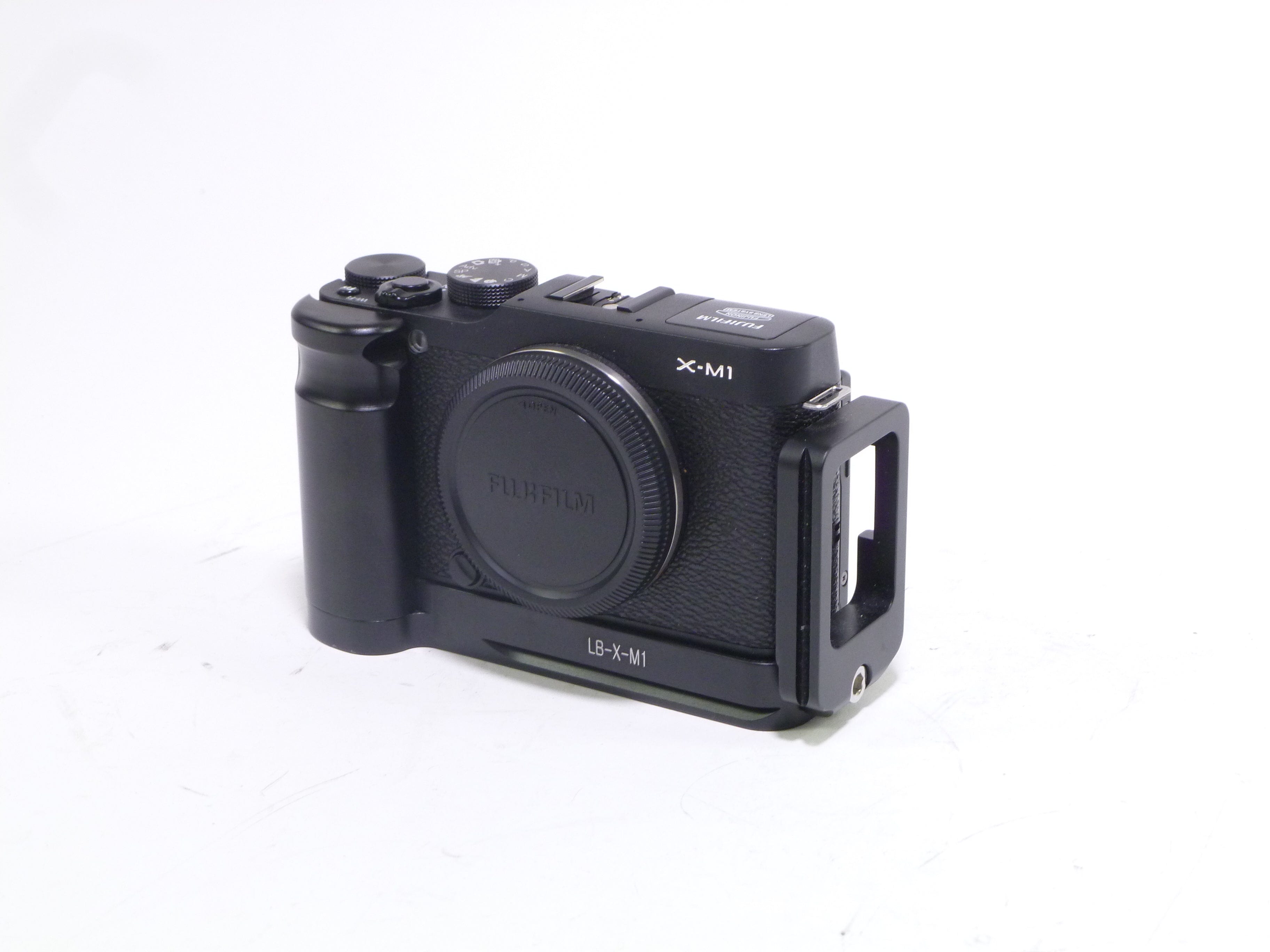 Fujifilm XM1 Digital Mirrorless 16MP Camera Body Only Camera Exchange