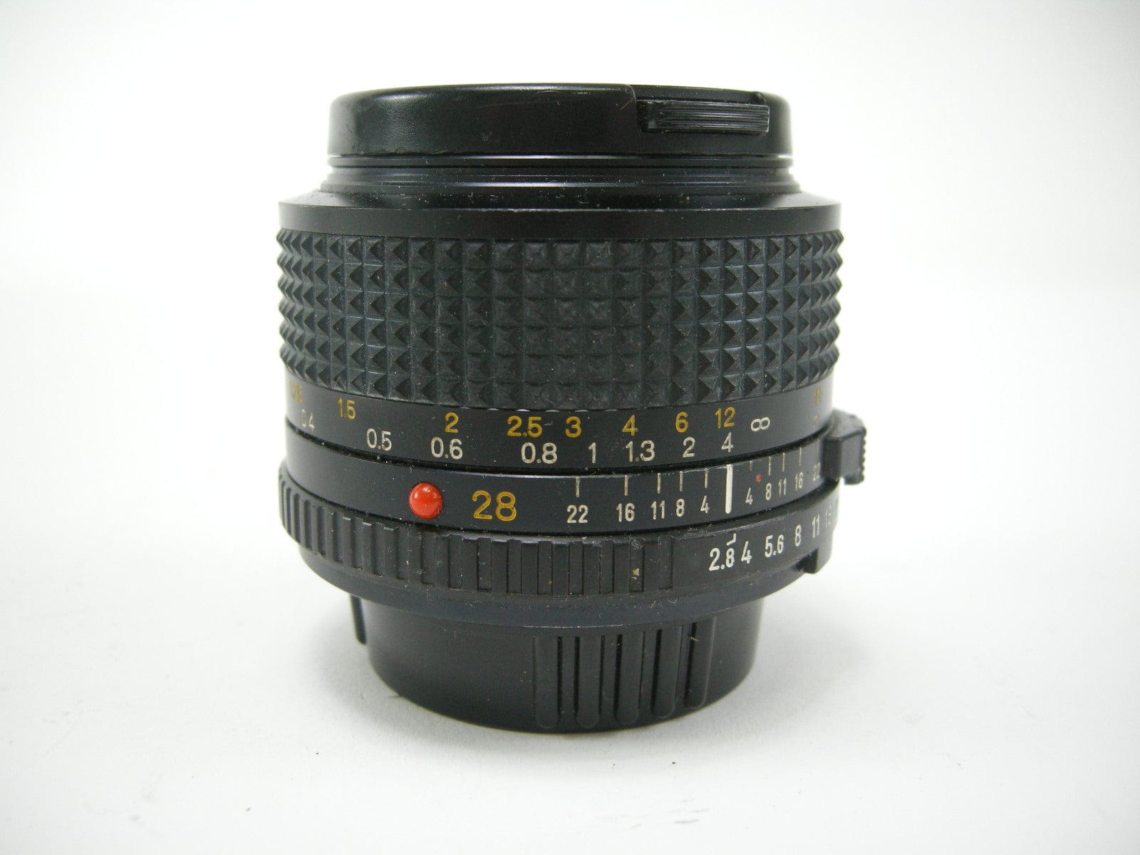 Minolta MD 28mm f2.8 Wide Angle lens