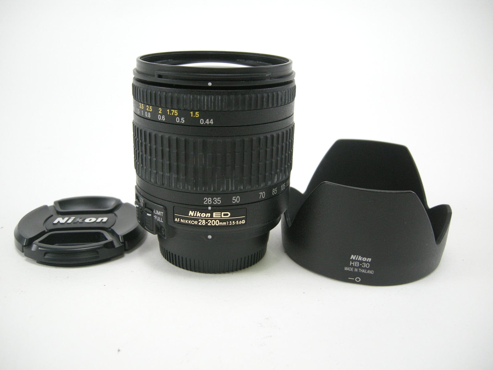 Nikon AF Nikkor ED 28-200mm f3.5-5.6G IF Lens