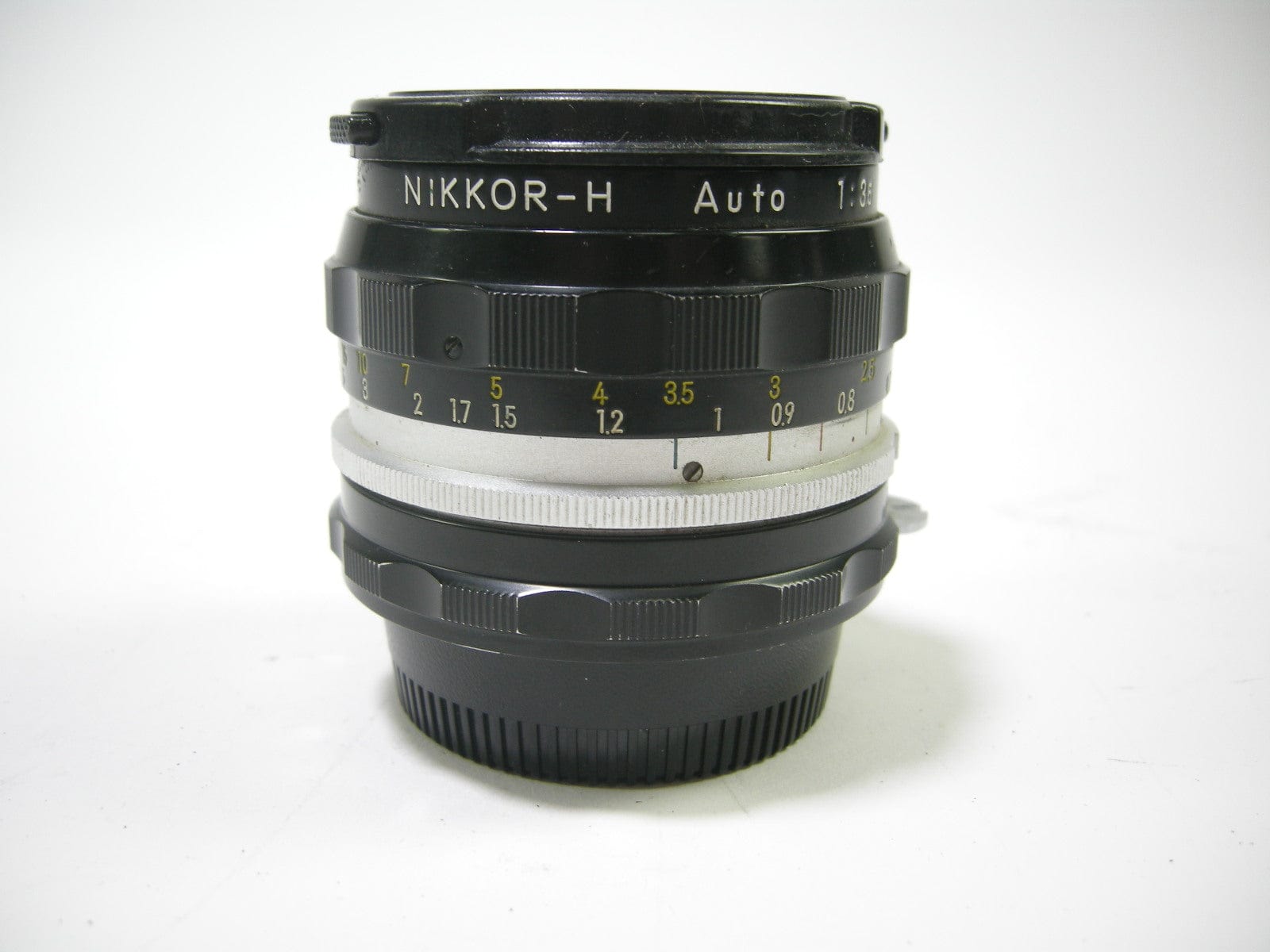 NIKON NIKKOR-H AUTO Pre Ai 28mm f/3.5 Objectif N°776316 - Bel état