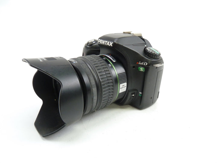 Pentax ist D with 18-55 F3.5-5.6 Zoom Lens Digital Cameras - Digital SLR Cameras Pentax 272209