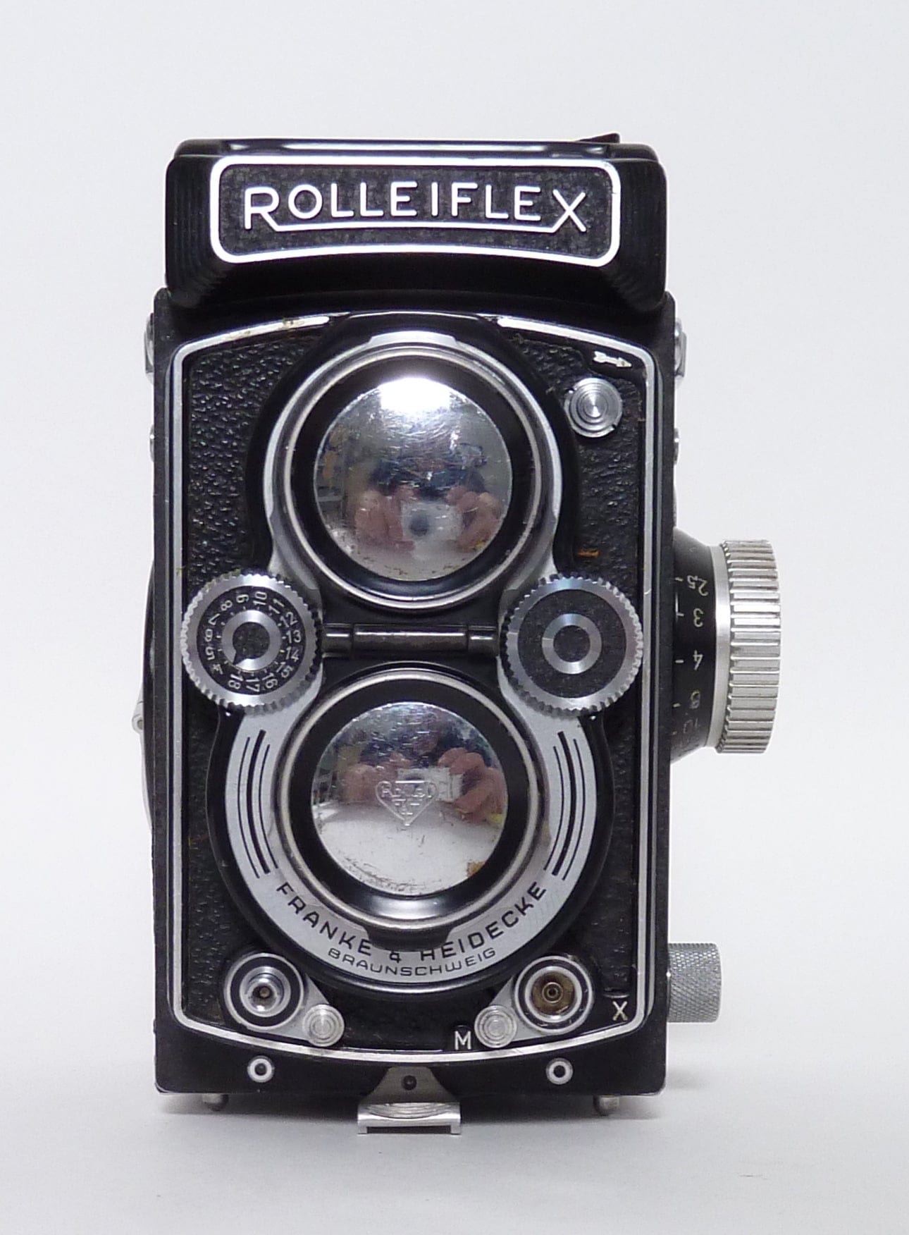 Rolleiflex with Carl Zeiss 75mm f3.5 Tessar Lens