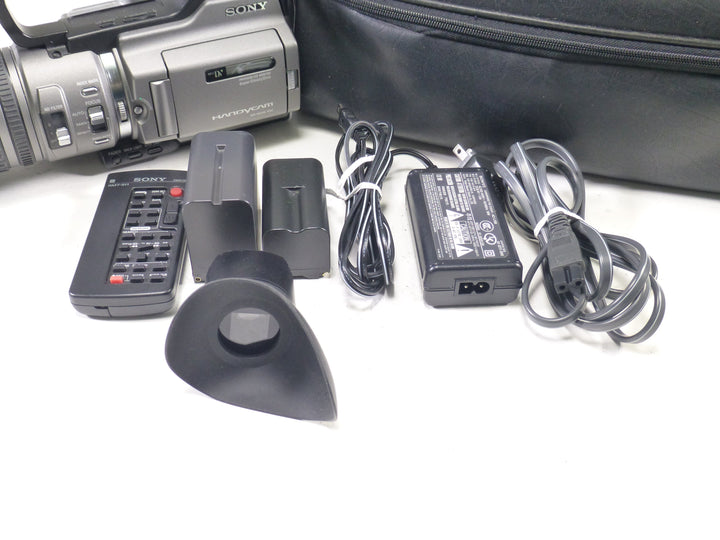 Sony DCR-VX2100 3-CCD Mini DV Camcorder Movie Cameras and Accessories Sony 339196