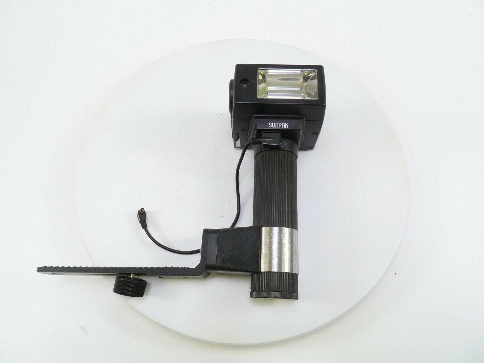 Sunpak 511 Auto Thyristor Handle-Mount Flash w/brackets in Excellent C ...