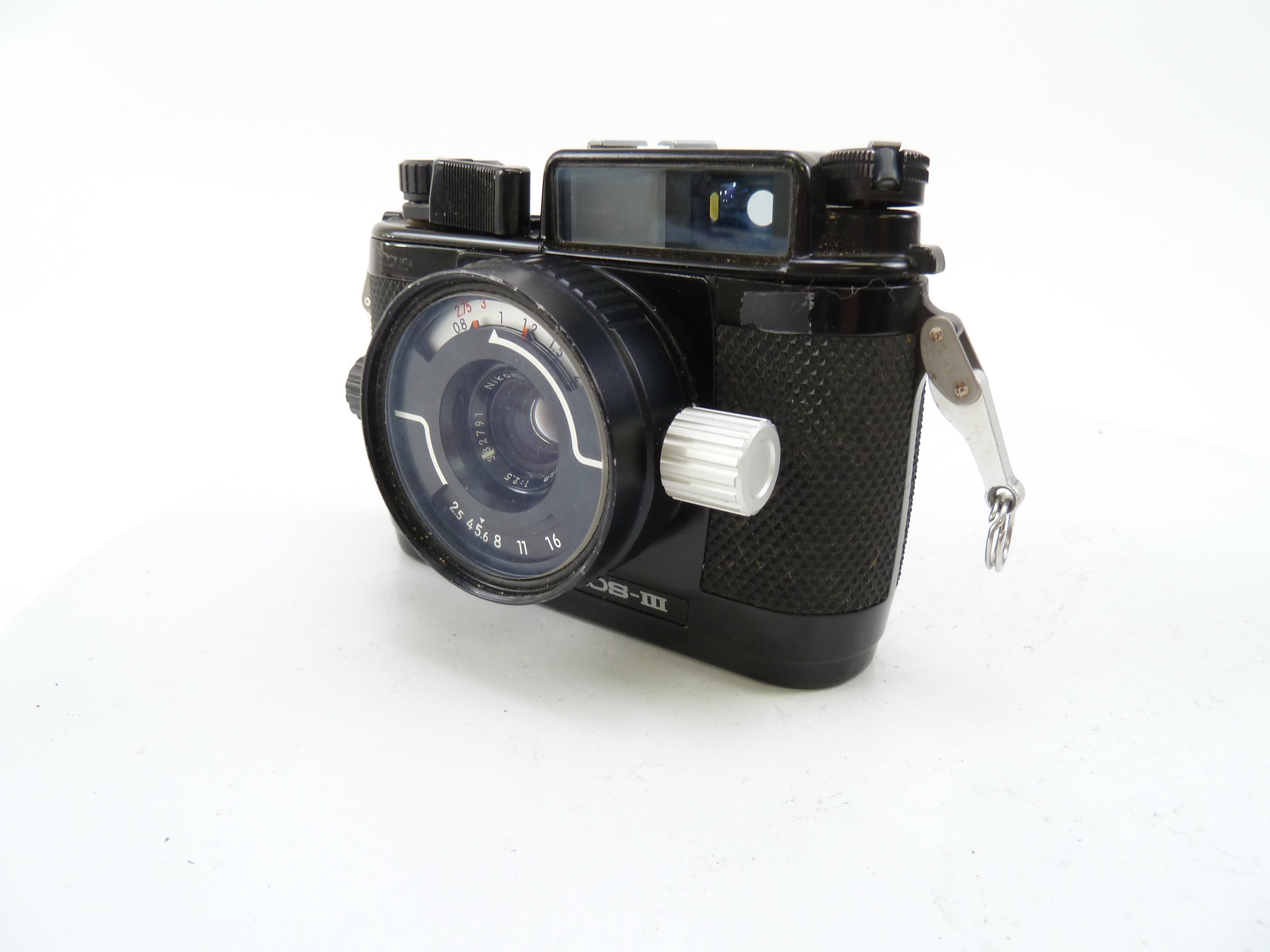 Nikonos III with 35MM f2.5 Nikor Lens – Camera Exchange
