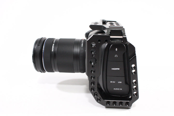 Blackmagic Design Pocket 4K w/ Cage & Olympus 40-150m f/4-5.6 R Lens Video Equipment - Video Camera BlackMagic EB47D476