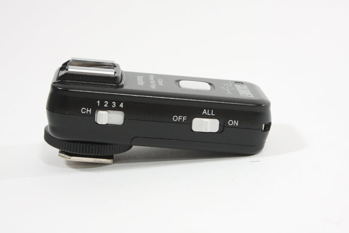 Calumet Pro Series 4 Channel Wireless Flash Trigger Flash Units and Accessories - Flash Accessories Calumet CF0090KitA