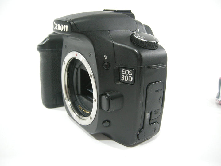 Canon 30D 8.2mp Digital SLR Body Only Shutter Ct. N/A Digital Cameras - Digital SLR Cameras Canon 0320311301