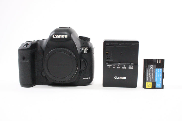 Canon 5D Mark III Body Shutter Count 22033 Digital Cameras - Digital SLR Cameras Canon 302022000230