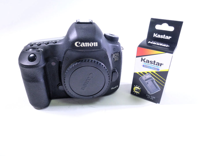 Canon 5D Mark III Digital SLR  Body Only -  Shutter Count 105562 Digital Cameras - Digital SLR Cameras Canon 132026002122