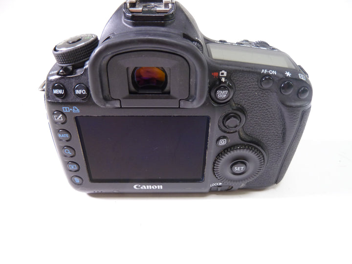 Canon 5D Mark III Shutter Count 272,020 Digital Cameras - Digital SLR Cameras Canon 32023003735