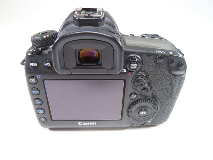 Canon 5D Mark IV Body Shutter Count 29467 Digital Cameras - Digital SLR Cameras Canon 363037001244