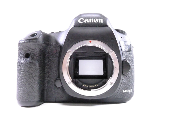 Canon 5D MK III Body Shutter Count  88296 Digital Cameras - Digital SLR Cameras Canon 412023000491