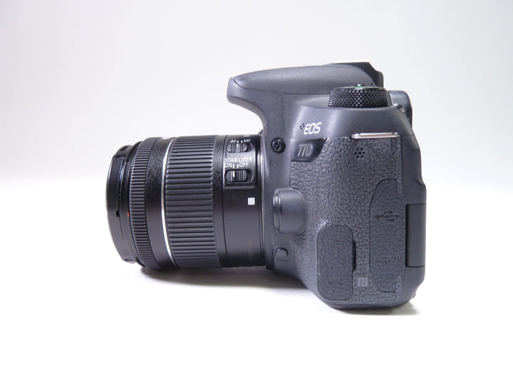 Canon 77D w/ 18-55mm f/4-5.6 IS STM Shutter Count 25369 Digital Cameras - Digital SLR Cameras Canon 145031000453