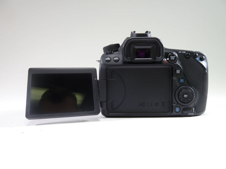 Canon 80D Body Shutter Count 3,284 Digital Cameras - Digital SLR Cameras Canon 172023007864
