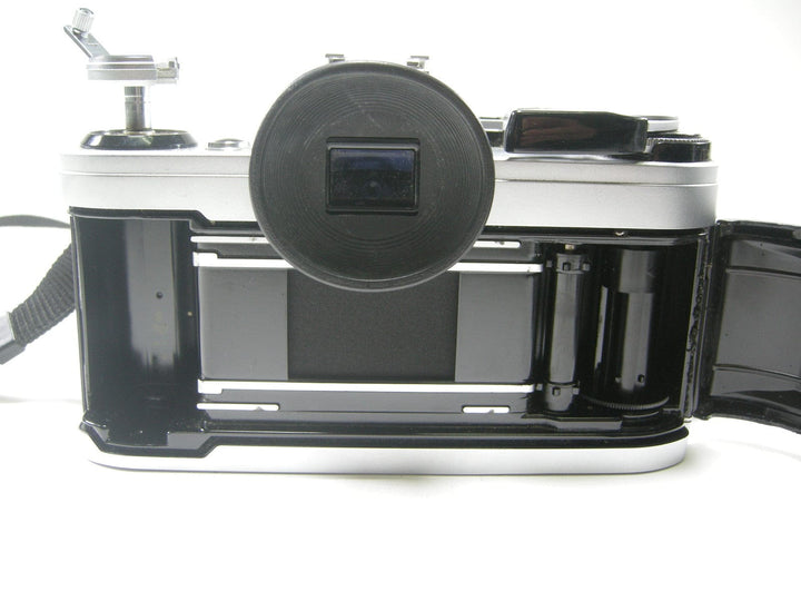 Canon AE-1 35mm SLR camera w/50mm f1.8 S.C. lens 35mm Film Cameras - 35mm SLR Cameras - 35mm SLR Student Cameras Canon 375943