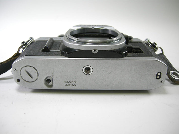 Canon AE-1 35mm SLR film camera Body Only (Parts only) 35mm Film Cameras - 35mm SLR Cameras Canon 5372313