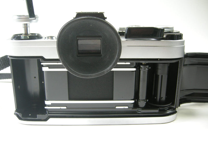 Canon AE-1 35mm SLR film camera w/ 50mm f1.8 S.C. 35mm Film Cameras - 35mm SLR Cameras - 35mm SLR Student Cameras Canon 2207515