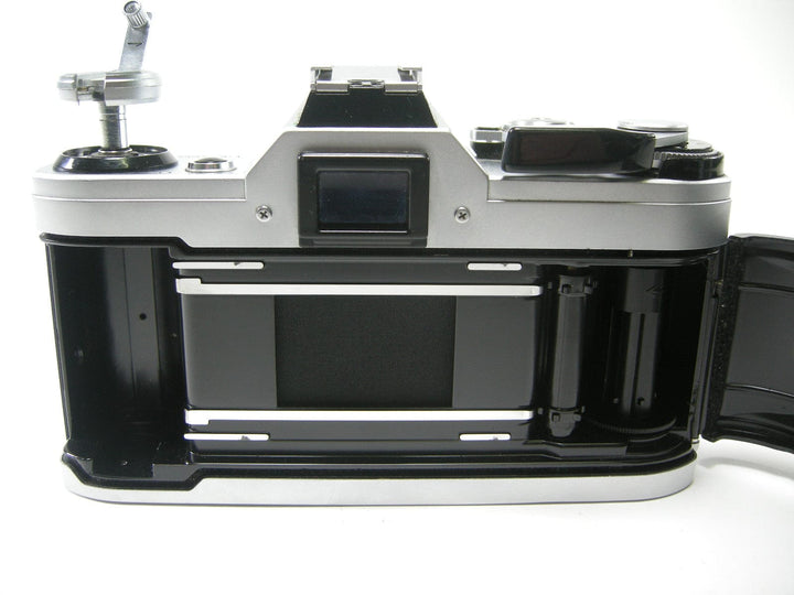 Canon AE-1 35mm SLR w/50mm f1.8 35mm Film Cameras - 35mm SLR Cameras - 35mm SLR Student Cameras Canon 2609061