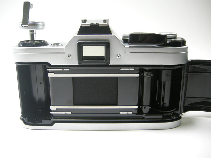 Canon AE-1 35mm SLR w/FD 50mm f1.8 35mm Film Cameras - 35mm SLR Cameras - 35mm SLR Student Cameras Canon 3264933