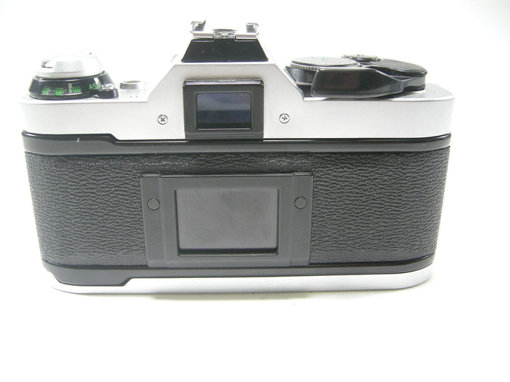 Canon AE-1 Program 35mm SLR Camera Body Only (Parts or Repair) 35mm Film Cameras - 35mm SLR Cameras - 35mm SLR Student Cameras Canon 4553732