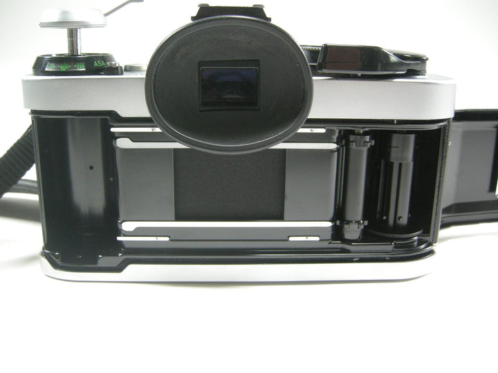 Canon AE-1 Program 35mm SLR w/50mm f1.8 35mm Film Cameras - 35mm SLR Cameras - 35mm SLR Student Cameras Canon 4609808