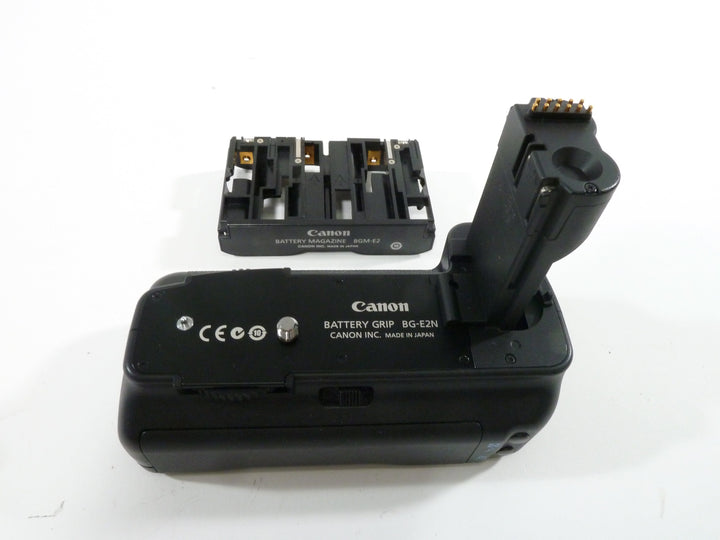 Canon BG-E2N Battery Grip for 20D, 30D, 40D, 50D Grips, Brackets and Winders Canon 388770