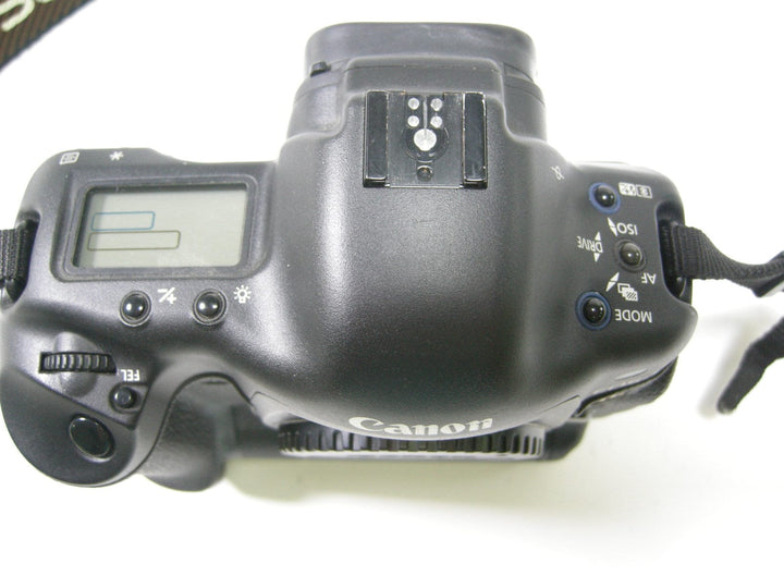 Canon EOS-1DS 11.1mp Digital SLR Body Only Shutter Ct. 15,452 Digital Cameras - Digital SLR Cameras Canon 108141