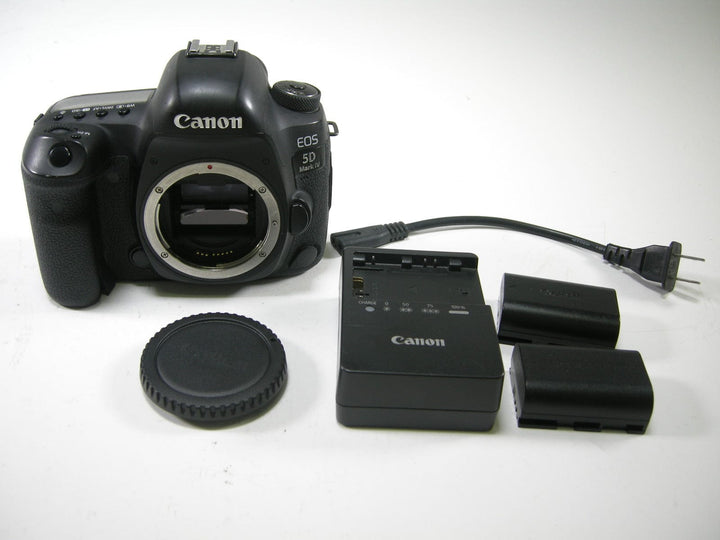 Canon EOS 5D Mark IV 30.4mp Digital SLR body only Shutter Ct. 55,678 Digital Cameras - Digital SLR Cameras Canon 232057001239