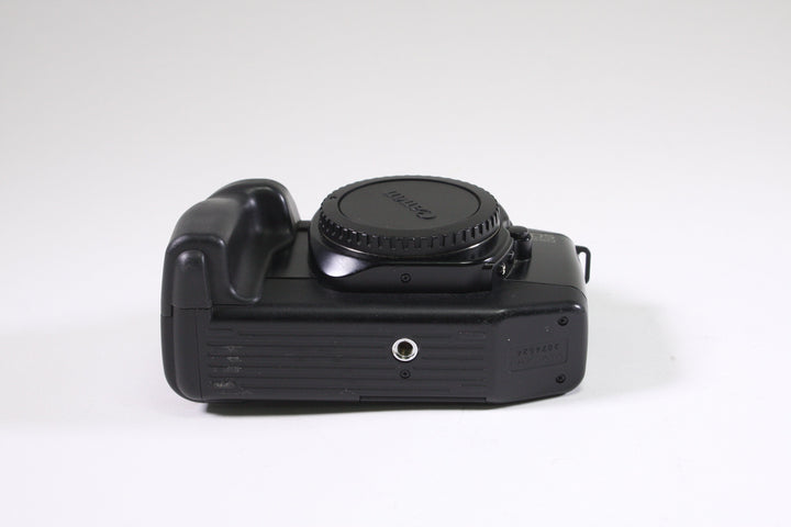 Canon EOS 650 Camera Body 35mm Film Cameras - 35mm SLR Cameras Canon 2024524