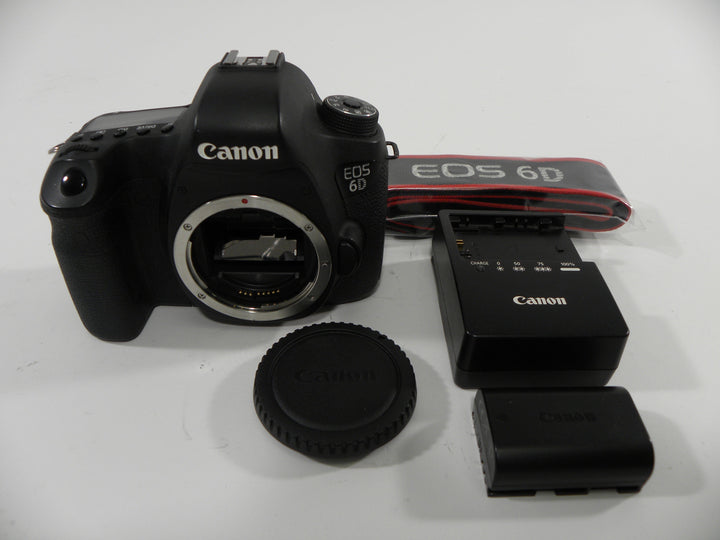 Canon EOS 6D 20.2mp Digital SLR Body Only Shutter Ct. 116,311 Digital Cameras - Digital SLR Cameras Canon 122153000052