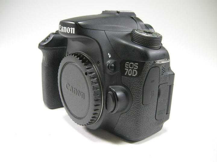 Canon EOS 70D 20.2mp Digital SLR Body Only (parts only) Digital Cameras - Digital SLR Cameras Canon 022021013240