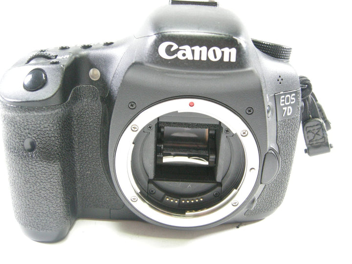 Canon EOS 7D 18mp Digital SLR Body Only Shutter Ct. 81,589 Digital Cameras - Digital SLR Cameras Canon 1070703589