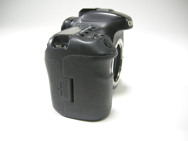 Canon EOS 7D Mark II 20.2mp Digital SLR Body Only Shutter #233,572 Digital Cameras - Digital SLR Cameras Canon 022020000232