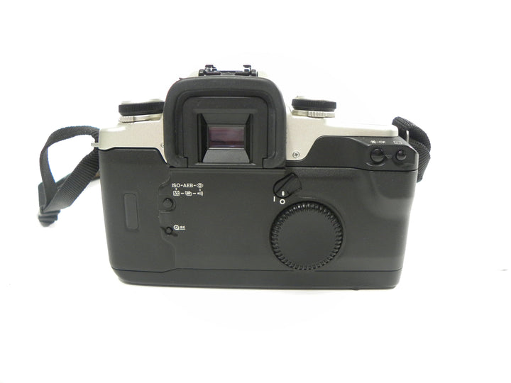 Canon EOS Elan II E 35mm SLR Film Camera Body Only 35mm Film Cameras - 35mm SLR Cameras Canon 9518846