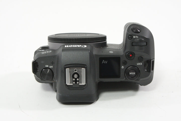 Canon EOS R w/Battery Grip BG-E22 - Shutter Count 62000 or less Digital Cameras - Digital Mirrorless Cameras Canon 022021000230
