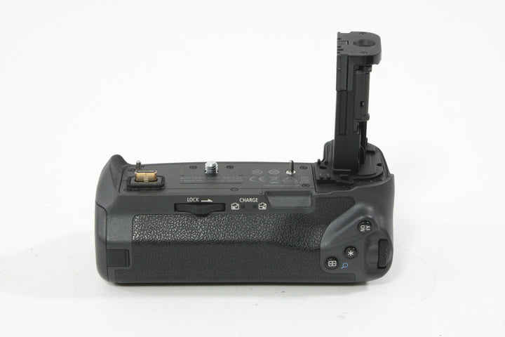 Canon EOS R w/Battery Grip BG-E22 - Shutter Count 62000 or less Digital Cameras - Digital Mirrorless Cameras Canon 022021000230