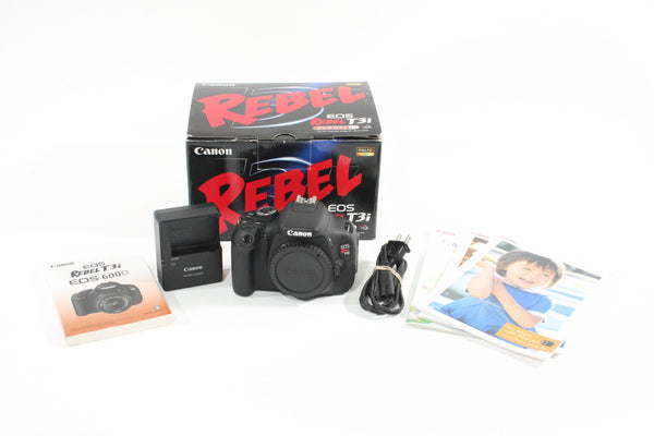 Canon EOS Rebel T3i  w/EF-S 18-55mm F3.5-5.6 IS II Lens  - Shutter Count 8066 Digital Cameras - Digital SLR Cameras Canon 112063055611