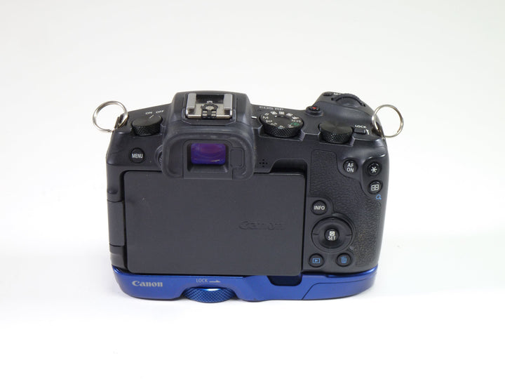 Canon EOS RP w/ EG-E1 Grip - Shutter Count 3200 Digital Cameras - Digital Mirrorless Cameras Canon 032021002092